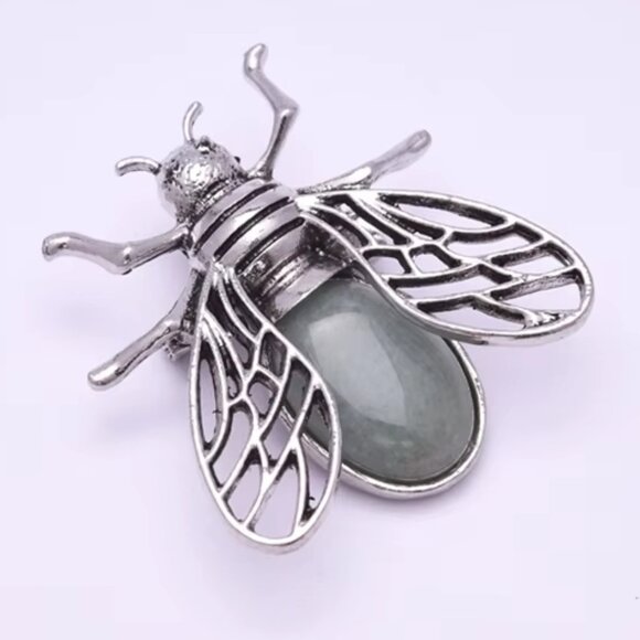Green Aventurine Stone Bee Brooch Pendant Necklace Healing Gemstone Pendant - Picture 2 of 3